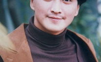 何家劲个人资料,从武打明星到公益使者的人生轨迹